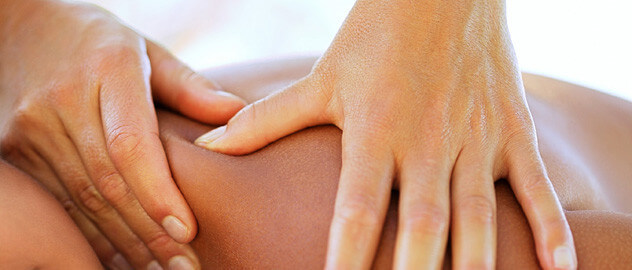 Rosenberg Teknik (bindevævsmassage). Bindevævsmassage er blid, behagelig og effektiv til at afspænde og korrigere kroppen.